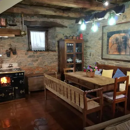 3 Negrillas * Toral de Merayo