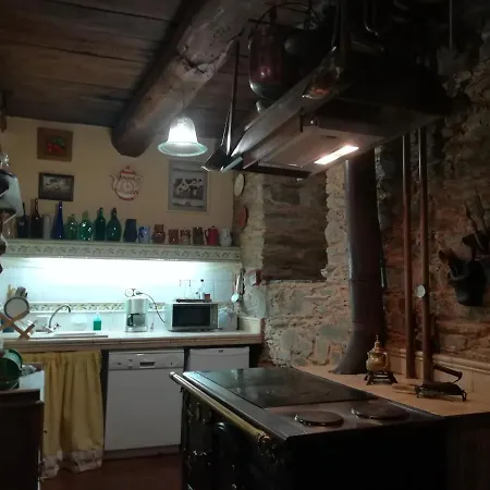 3 Negrillas Country house