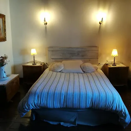 3 Negrillas * Toral de Merayo